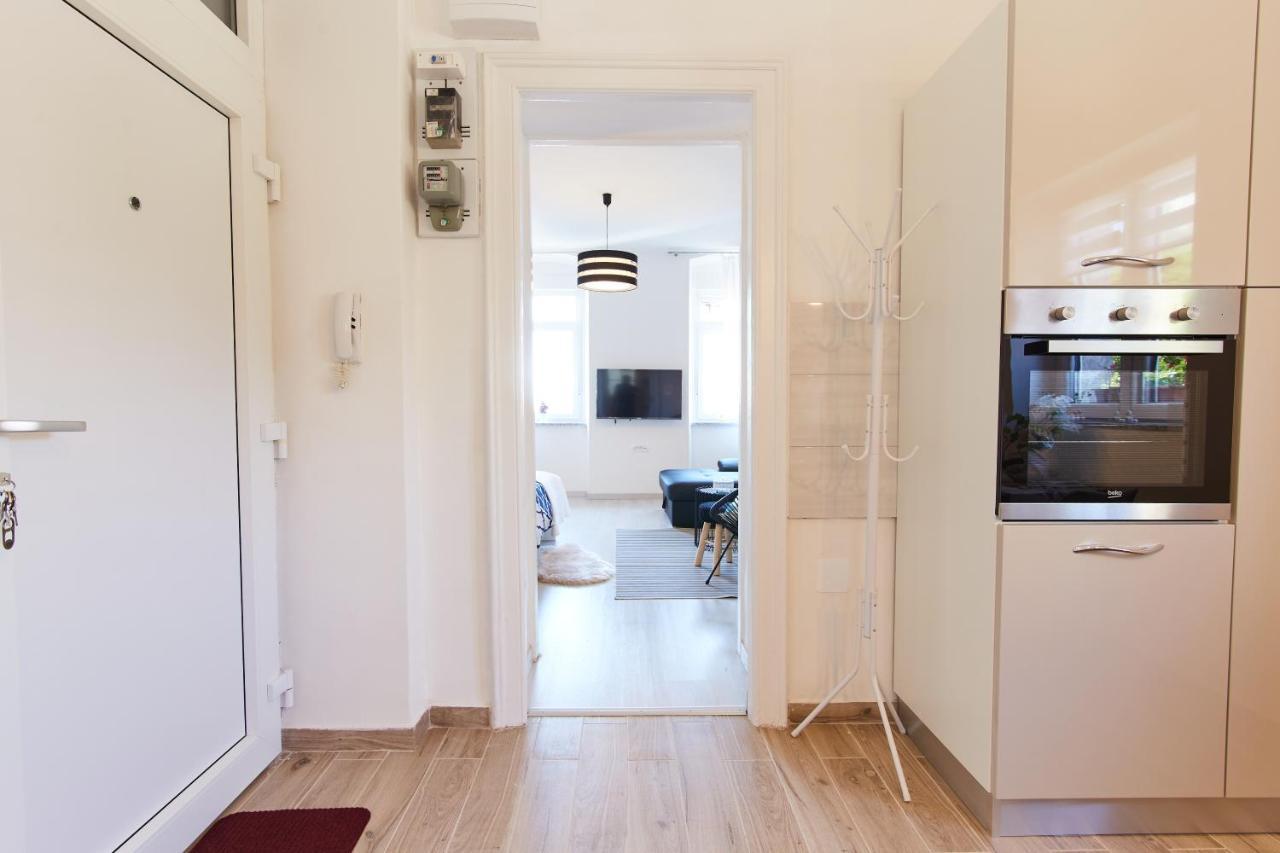 Studio Apartman Manuela 里耶卡 外观 照片